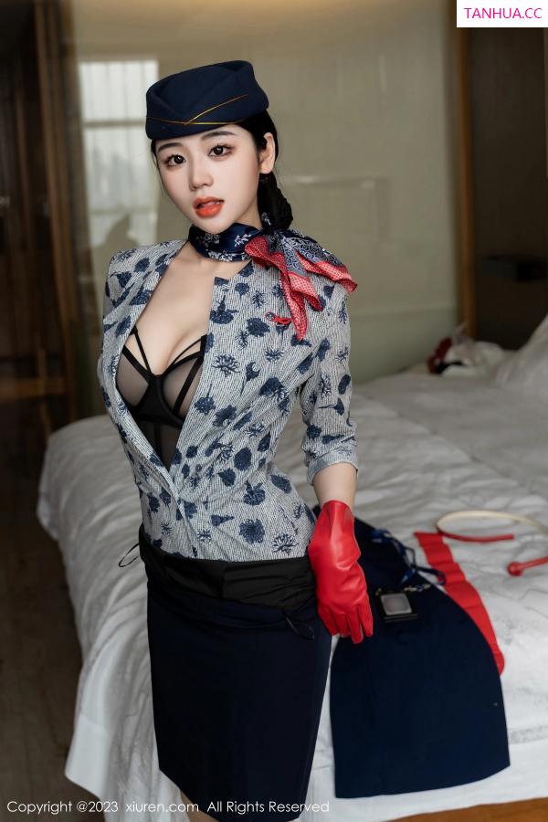   [XiuRen]高清写真图 2023.05.24 No.6790 汐汐爱吃草莓 制服美臀第20张图片